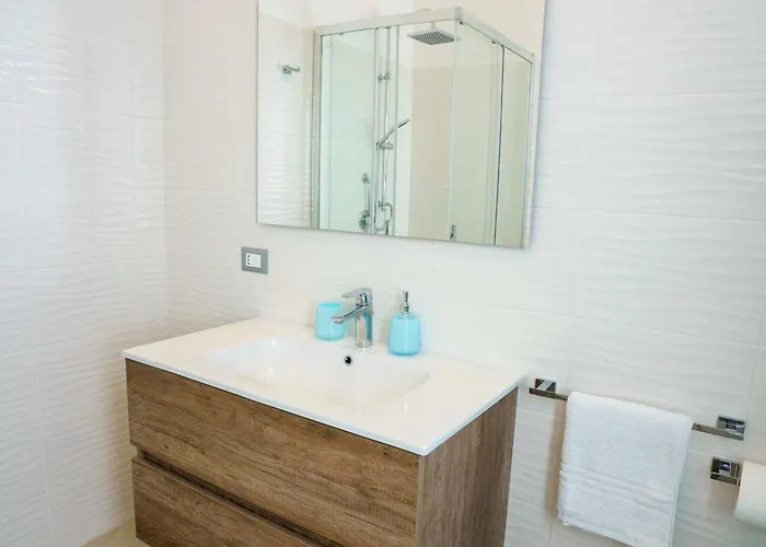 Couette-café Belvedere Valle Mare 3*